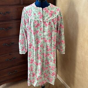 Lanz cotton flannel green/pink roses nightgown.